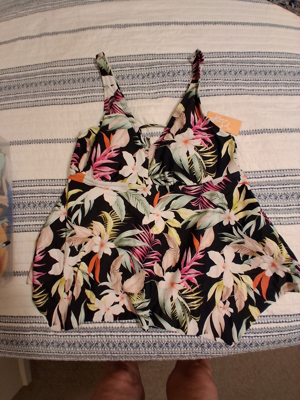 Kona Reef Floral V-Neck Black Tropical Tankini Top